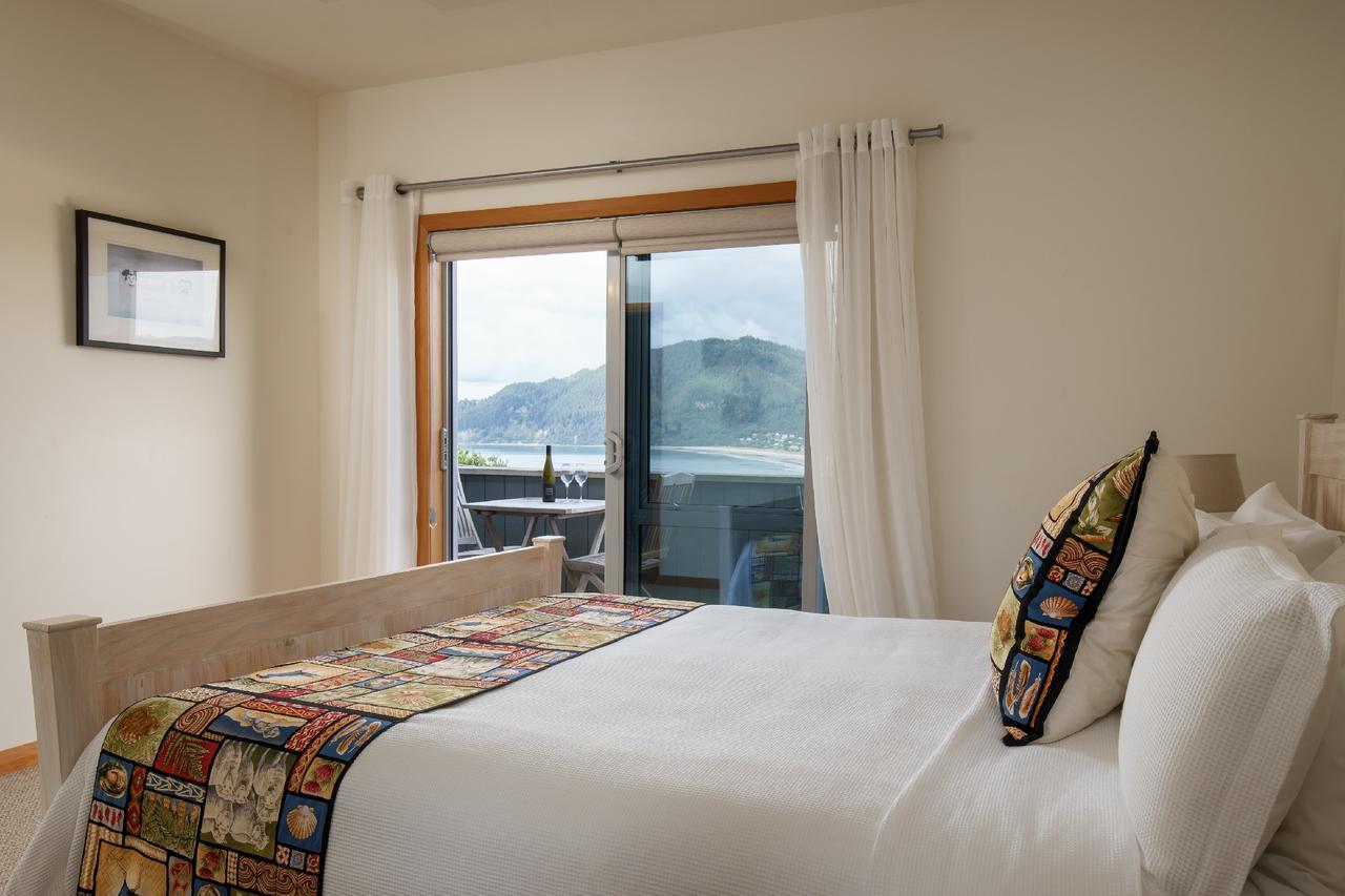 Paku Palms Bed & Breakfast Тайруа Екстериор снимка